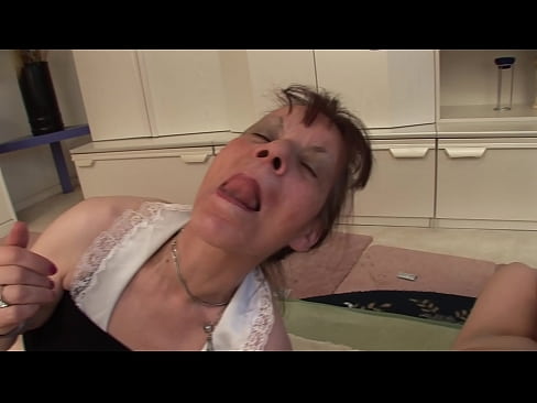 ❤️ Dvije bake i jedan djed imaju trojku ❤❌ Porno kod nas ☑
